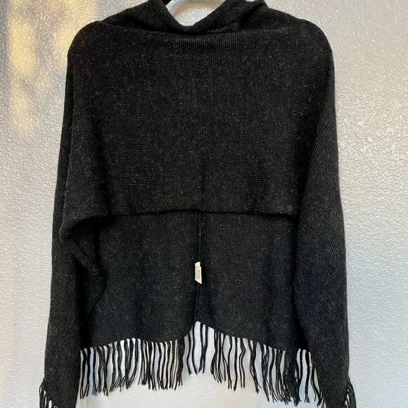 Alpaca Women's Dark Gray Fringed Shawl Wrap Shrug Poncho Made In Peru - Picture 2 of 7